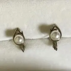 平成レトロ　ゴールドとパール付きイヤリング