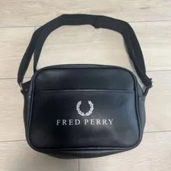【週末値下】FREDPERRY ショルダーバッグのサムネイル