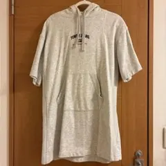 TOMMY JEANS フード付きパーカー グレーのサムネイル