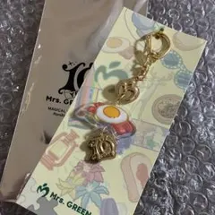 Mrs. GREEN APPLEランダムチャームキーホルダー　breakfast