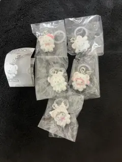 サンリオ ふわふわスノー めじるしアクセサリー ガチャガチャ