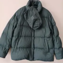 ユニクロ　ウルトラライトダウンジャケット　グリーン系