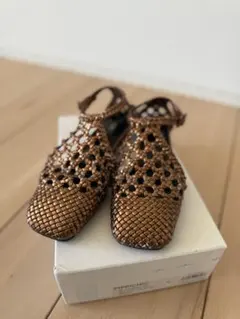 ピッピシック　ブラウン 編み込みデザイン サンダル