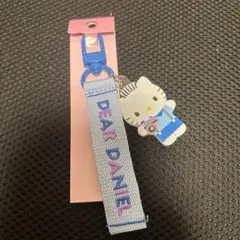 ディアダニエル ロゴ刺繍タグキーホルダー サンリオ