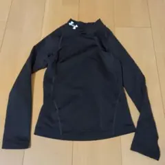 Under Armour ブラック 長袖アンダーシャツ　130cm