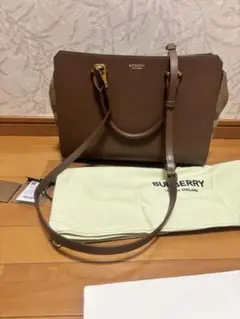 BURBERRY ブラウン レザーショルダーバッグ