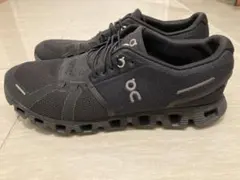 on cloud スニーカー