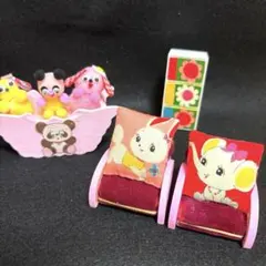 ヘロヘロ家具　ミニチュア玩具　家具　レトロ家具　ポンポンマスコット　三段ボックスのサムネイル