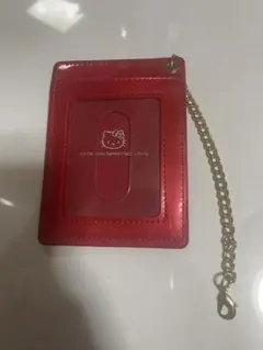 ハローキティ　赤色　パスケース