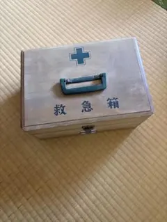 救急BOX 大阪万博使用品 キズあり - メルカリ