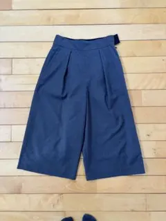 BEAMSLIGHTSダークグレーガウチョパンツ タック入り