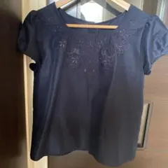 Clear Inpression トップス ネイビー　刺繍のサムネイル