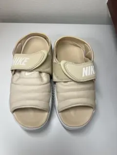 NIKE レディース スポーツサンダル ベージュ 24cmのサムネイル