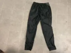ブラック トレーニングパンツ 裾ジップ付きのサムネイル