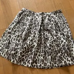 ヒョウ柄スカートのサムネイル