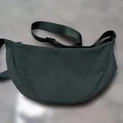 UNIQLO　ダークグリーン　ミニラウンド ショルダーバッグ