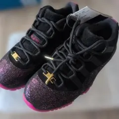 NIKE WMNS AIR JORDAN 　11 RETRO LOW "のサムネイル