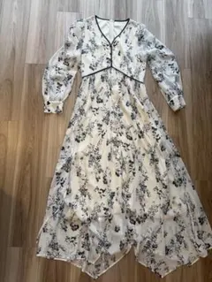 花柄長袖Vネックワンピース