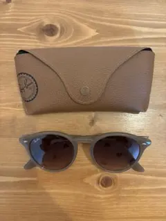 Ray Ban サングラス　ベージュ