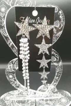 ロングピアス　ピアス　ハンドメイド ゆらゆら　可愛い