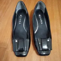 DIANA ブラック フラットシューズ リボン付き