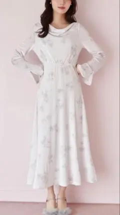 新品タグ付　トッコ　バックレースアップドレープネックフラワープリントベロアワンピ