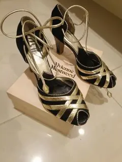 最終値下げ!　vivienne westwood　レースアップハイヒールのサムネイル
