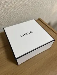 CHANEL ギフトボックス ホワイト