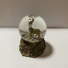 鹿のスノードーム