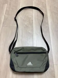 adidas ショルダーポーチ　ユニセックスのサムネイル