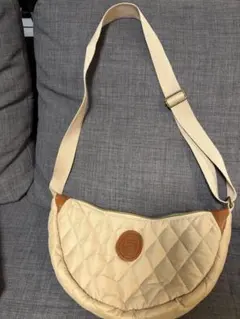 キルティング ベージュ ショルダーバッグ