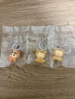 クレヨンしんちゃん　みんなでくまパジャマ　めじるしアクセサリー