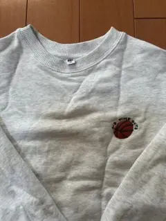 バスケットボール刺繍ライトグレー長袖トレーナー