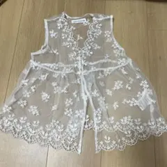 刺繍入りホワイトベスト　110