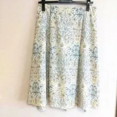 ２３区 ウィリアムモリス柄 フレアスカート　サイズ４０のサムネイル