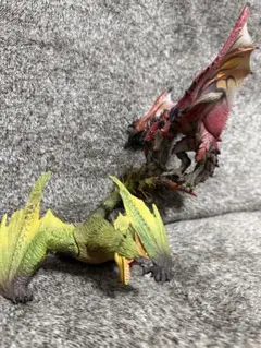 モンスターハンター　リオレウス　ナルガクルガ亜種　モンスター生体図鑑　スタチュー