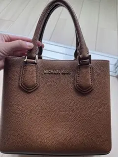 MICHAEL KORS ブラウン ハンドバッグのサムネイル