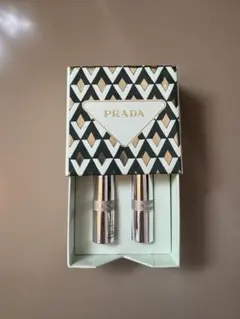 PRADA リップバーム 3本セット ショッパー付き - メルカリ