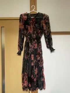 【週末限定価格！】美品！ZARA WOWAN 花柄ワンピース