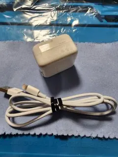 Apple12WUSBPower Adapter + Lightningケーブル