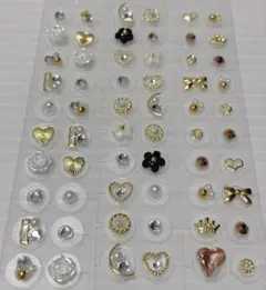 18時までお値下げ！サービス品！耳ツボジュエリー６０粒　金アレ対応