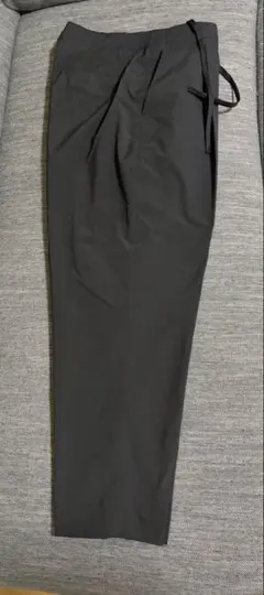 UNIQLOxTheory 感動タックイージーパンツ　新品未使用品