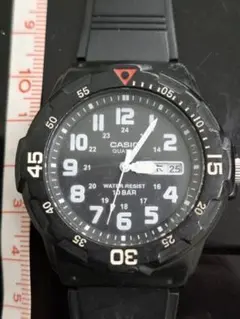 CASIO クォーツ 腕時計 10BAR ブラックのサムネイル