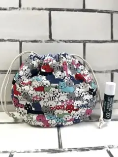 まあるいミニ巾着袋　①ねこ猫いっぱい　仕切り付　巾着ポーチ　かわいいハンドメイド