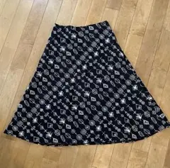 ホコモモラの刺繍のフレアースカート　サイズ42