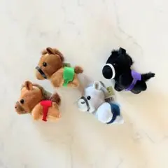 【新品】競走馬マスコットキーホルダー 4個セット セリア 競馬 うま ウマ 午年