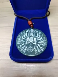 ☯ ☯　天然翡翠　A貨　千手観音　厄除け　高品質　魔除け　観音菩薩