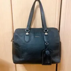 【超美品】FURLA フルラ レザートートバッグ ブラック タッセル付A4収納可