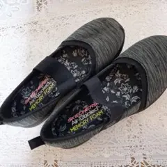 SKECHERS Air-Cooled Memory Foam フラットシューズ