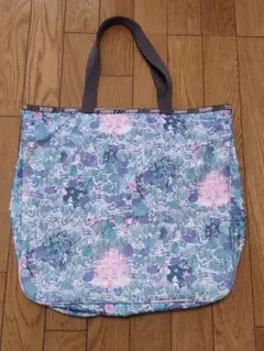 LeSportsac 不思議の国のアリス　花柄　トートバッグ　マザーズバッグ